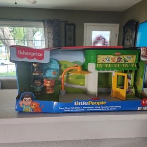 Fisher Price Little People treat time pet shop. NIB